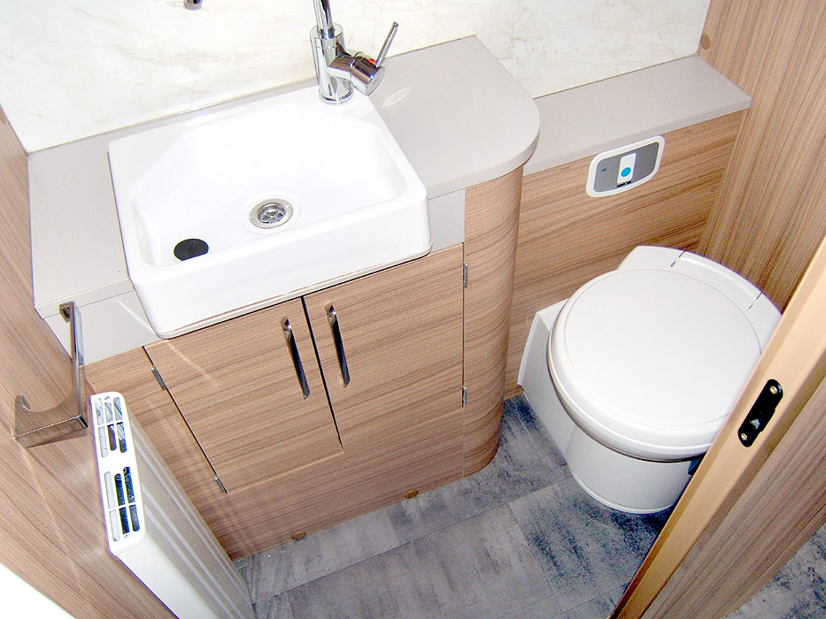 Picture showing the circular sink with single mixer tap.